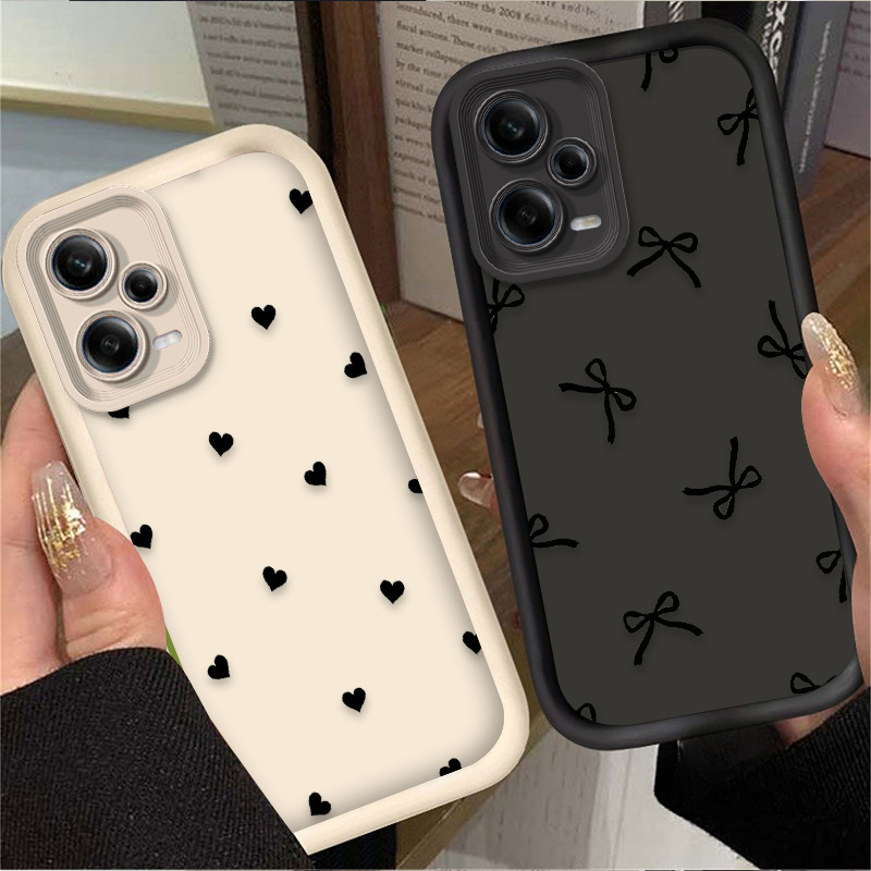 X Phone Accessories - جراب هاتف أسود بتصميم قلب الحب
