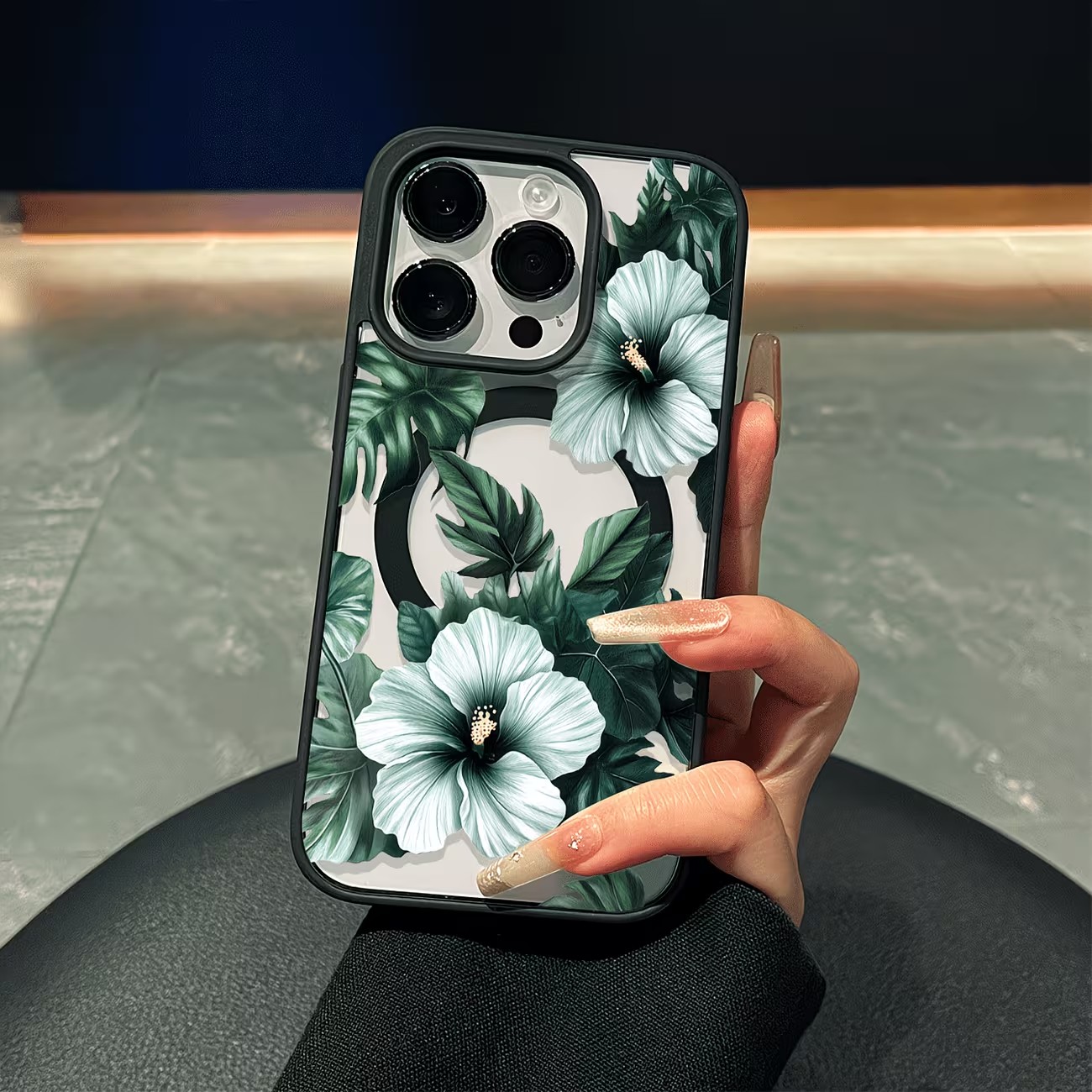 X Phone Accessories - غطاء هاتف شفاف بتصميم زهور خضراء