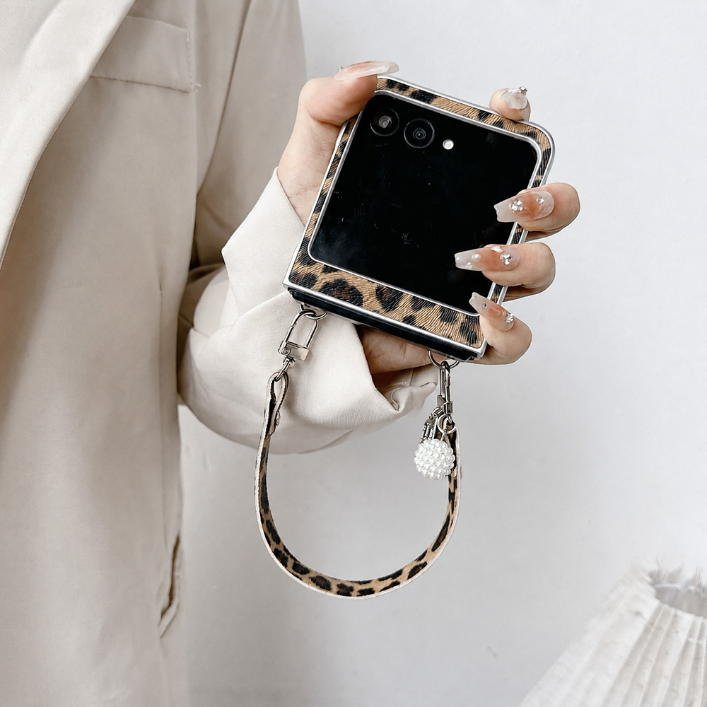 حافظة هاتف قابلة للطي بطبعة جل - مراجعة Phone Accessories Useful وسعره
